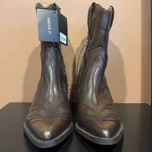 Forever 21 Dark Brown Western Boots! Brand New!